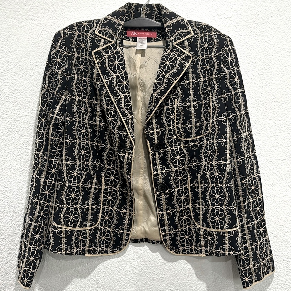 AK Anne Klein Jacket size 6 EUC